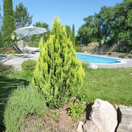 Au Mas De Gamet Bed & Breakfast