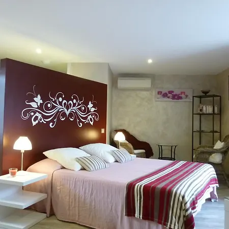 Bed & Breakfast Au Mas De Gamet 3*