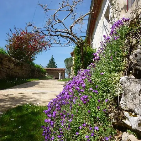 Au Mas De Gamet Bed & Breakfast