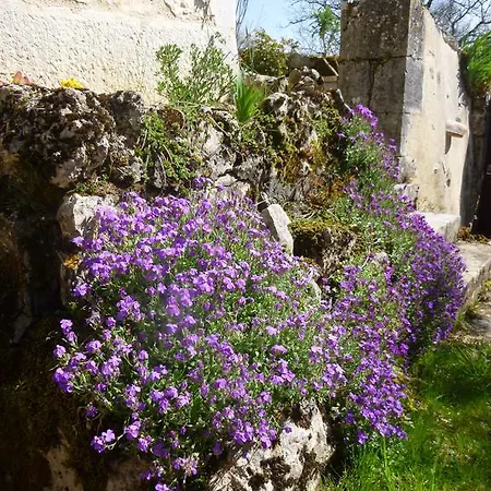 Bed & Breakfast Au Mas De Gamet 3*