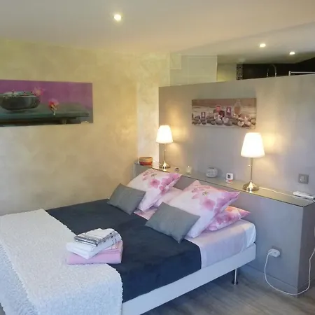 Au Mas De Gamet Bed & Breakfast 3*