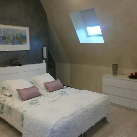 Au Mas De Gamet Bed & Breakfast