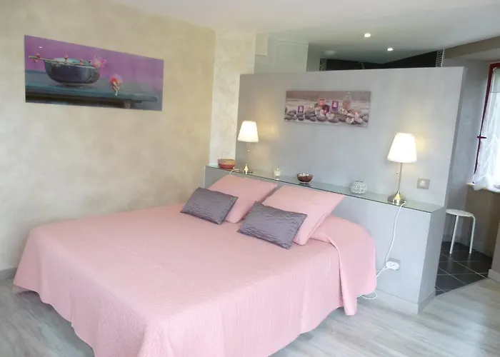Au Mas De Gamet Bed & Breakfast 3*