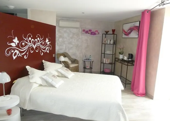 Au Mas De Gamet Bed & Breakfast