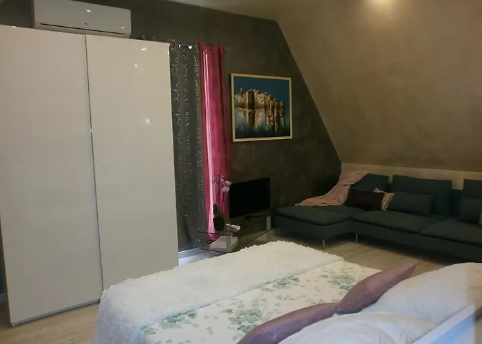 Au Mas De Gamet Bed & Breakfast